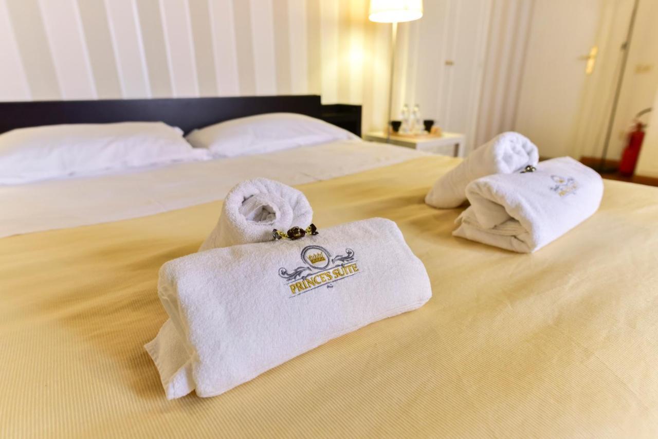 Prince'S Suite - Budget Rooms & Apt Piazza Del Popolo Рим Екстериор снимка