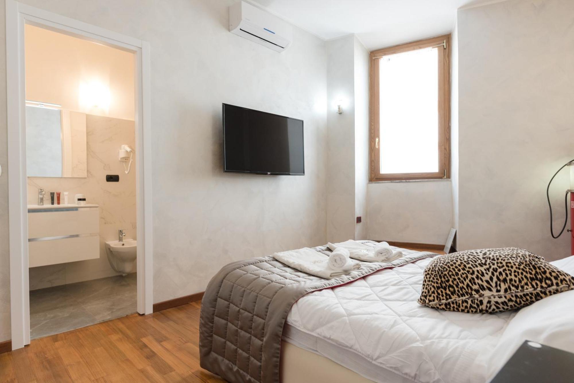 Prince'S Suite - Budget Rooms & Apt Piazza Del Popolo Рим Екстериор снимка
