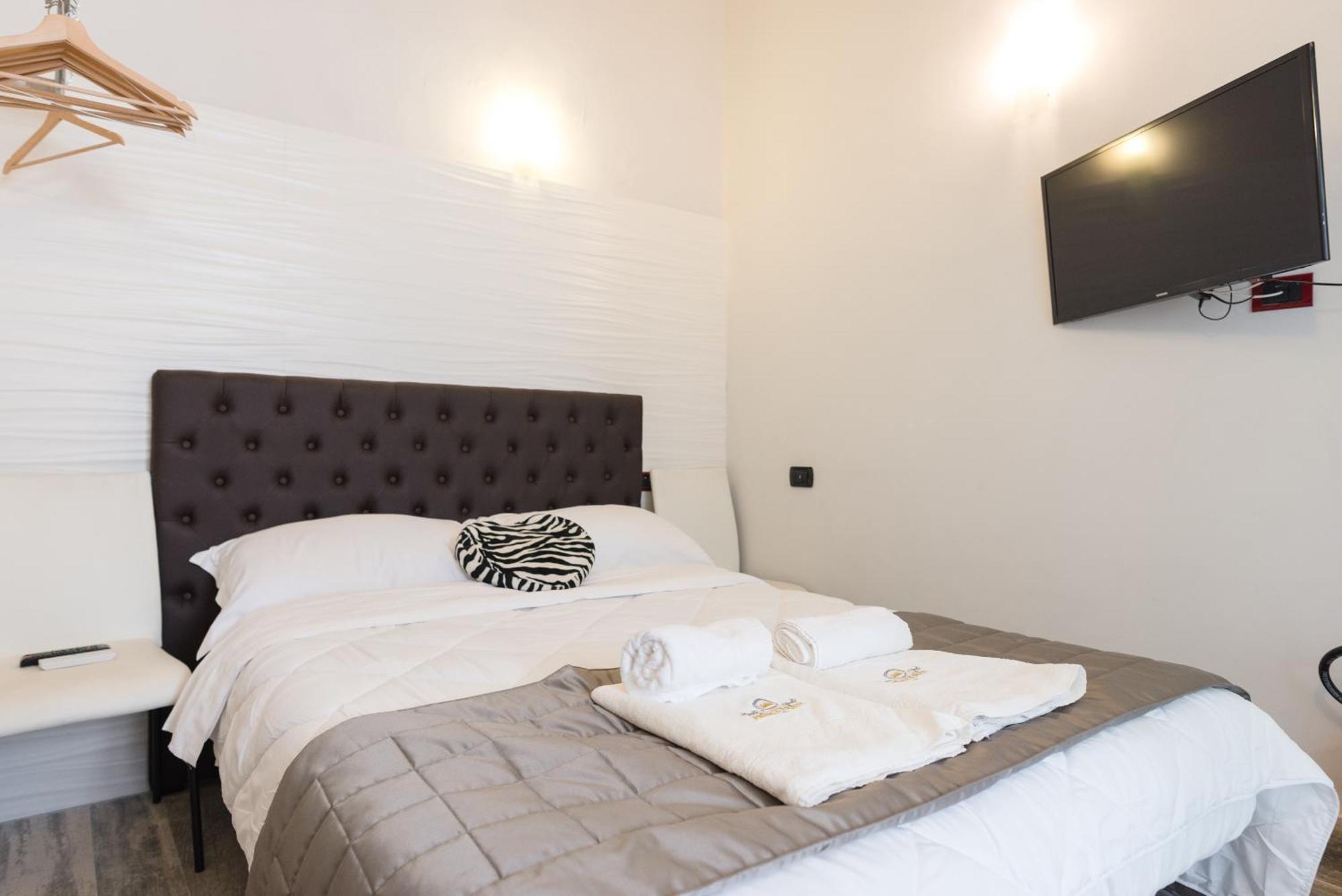 Prince'S Suite - Budget Rooms & Apt Piazza Del Popolo Рим Екстериор снимка
