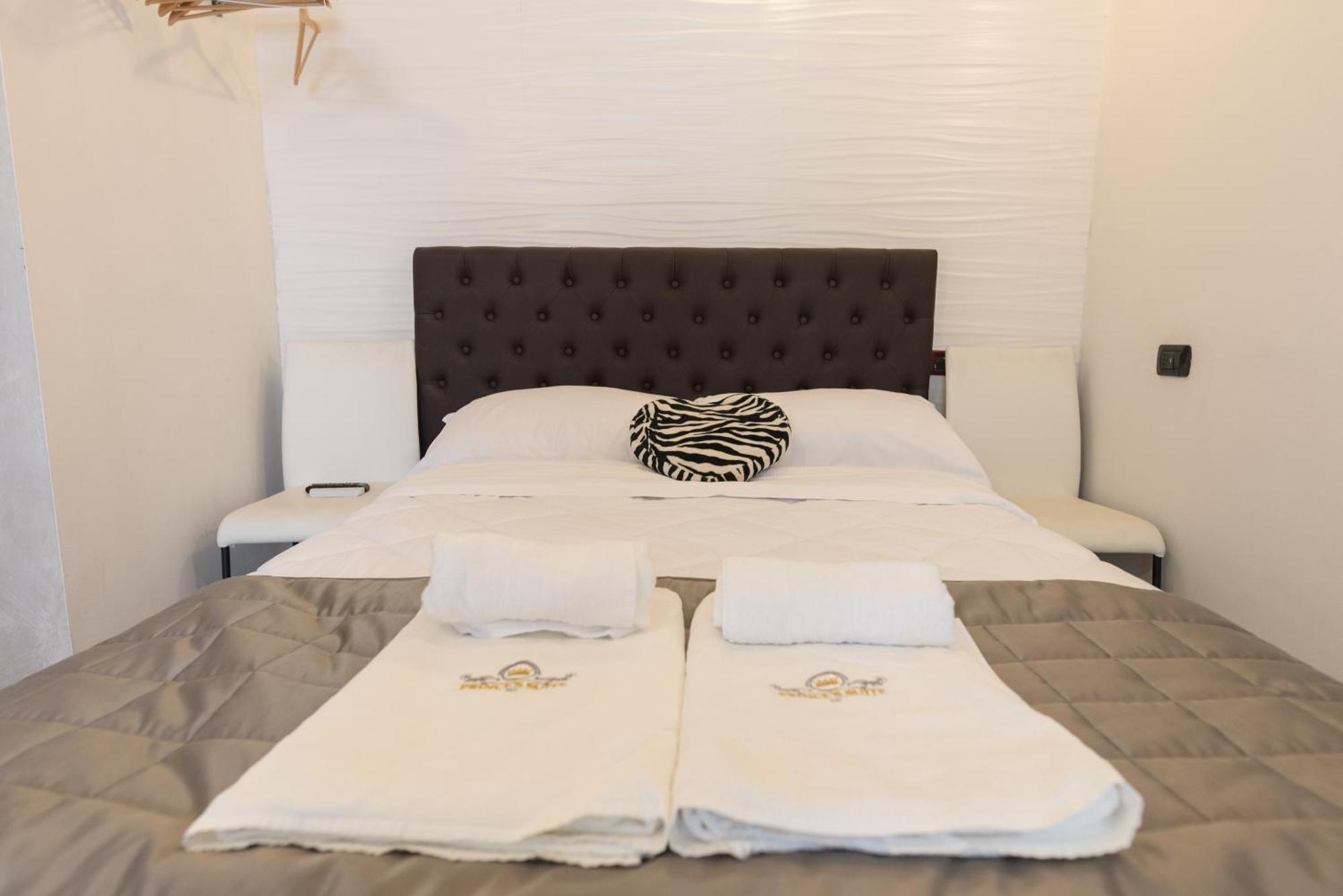 Prince'S Suite - Budget Rooms & Apt Piazza Del Popolo Рим Екстериор снимка